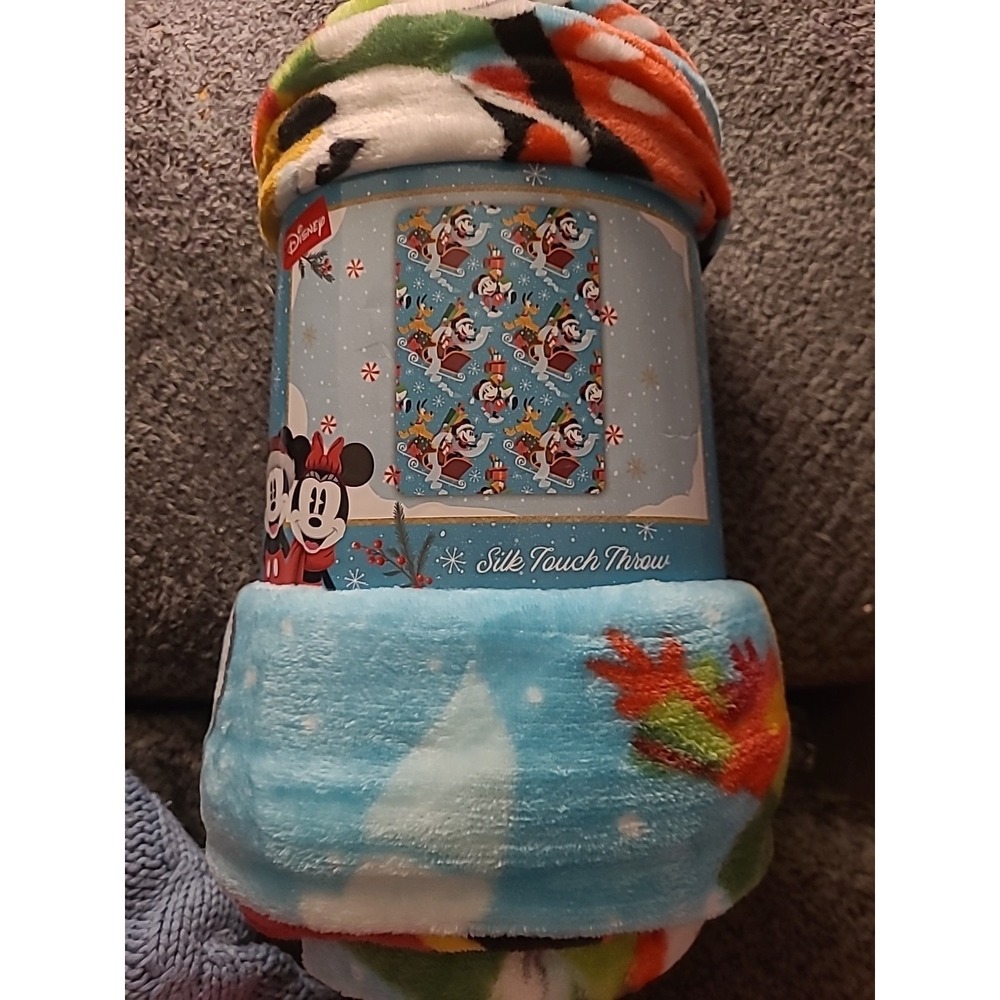 Disney Mickey & Minnie Mouse Christmas Throw Blanket 50"x70" Sledding Sleigh NEW
